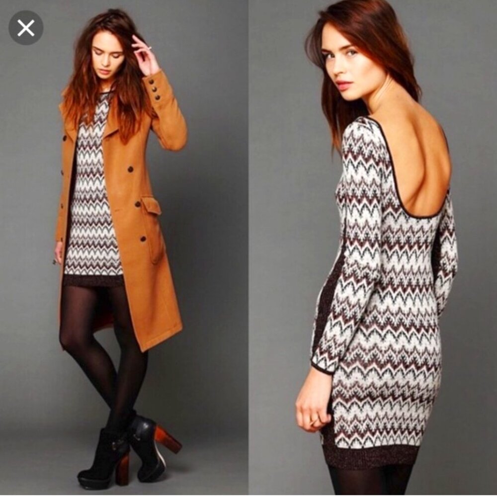 Womens Zigzag Knit Long Sleeve Scoop-Back Dress - Black & White